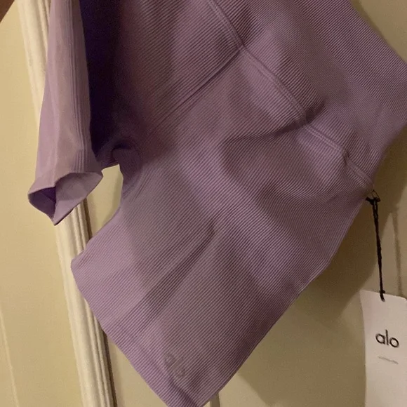 NWT Alo yoga biker short - Picture 4 of 5
